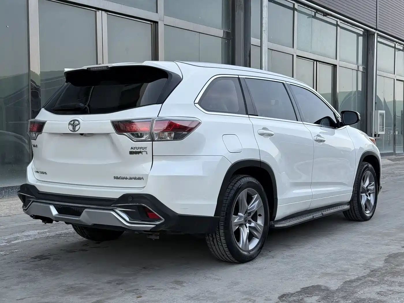 TOYOTA HIGHLANDER