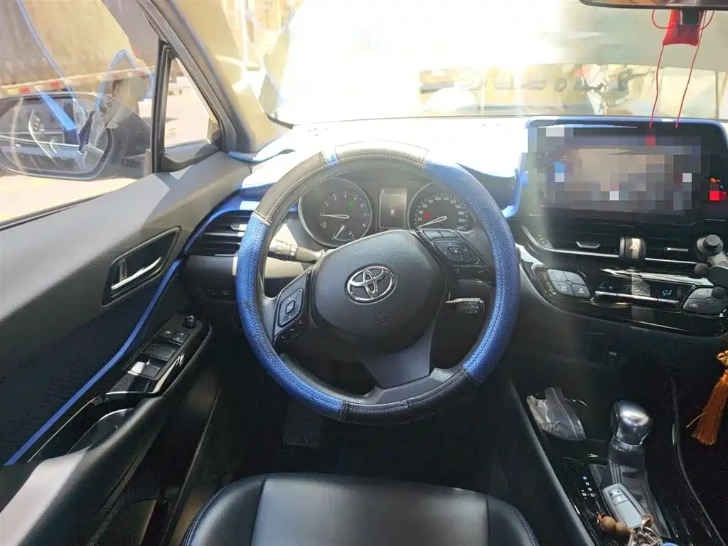 Toyota C-HR 2020 Model 2.0L Leading фото 6