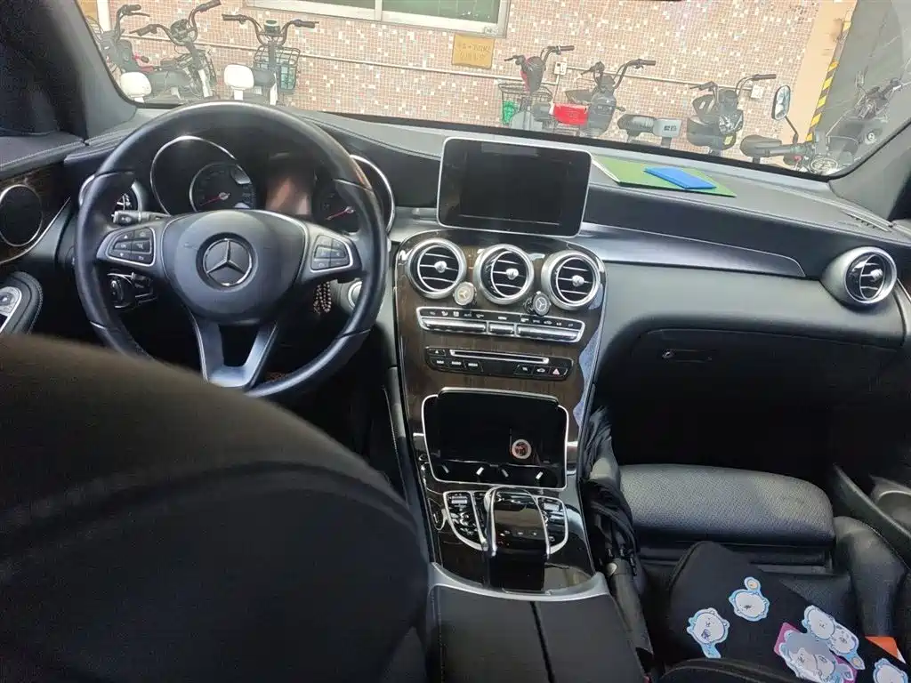 Mercedes-Benz GLC 2018 Facelift GLC 260 4MATIC Luxury фото 10