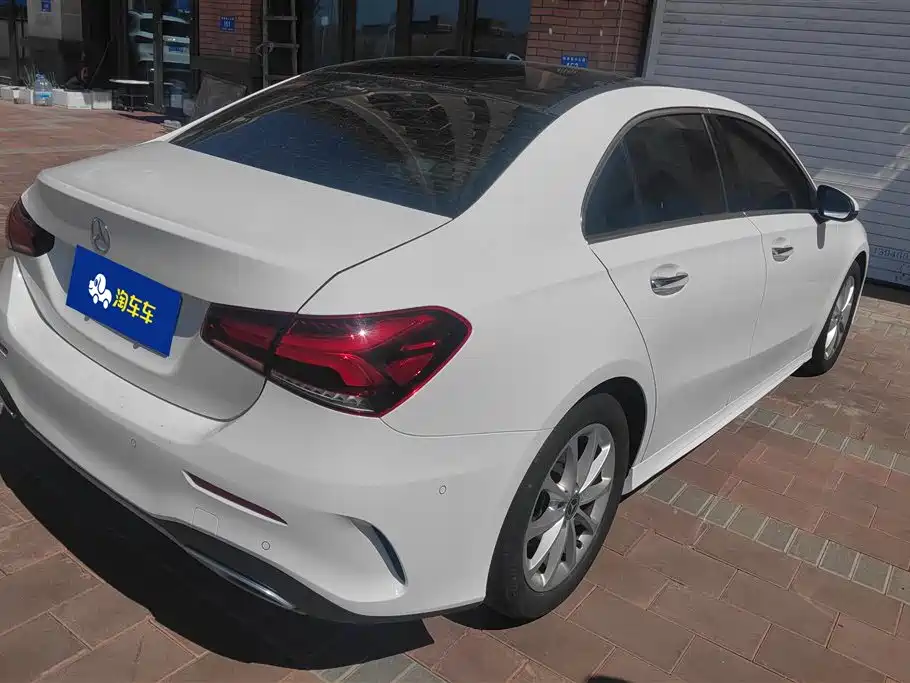 Mercedes-Benz A-Class 2021 A 200 L Sport Sedan Fashion Edition фото 3
