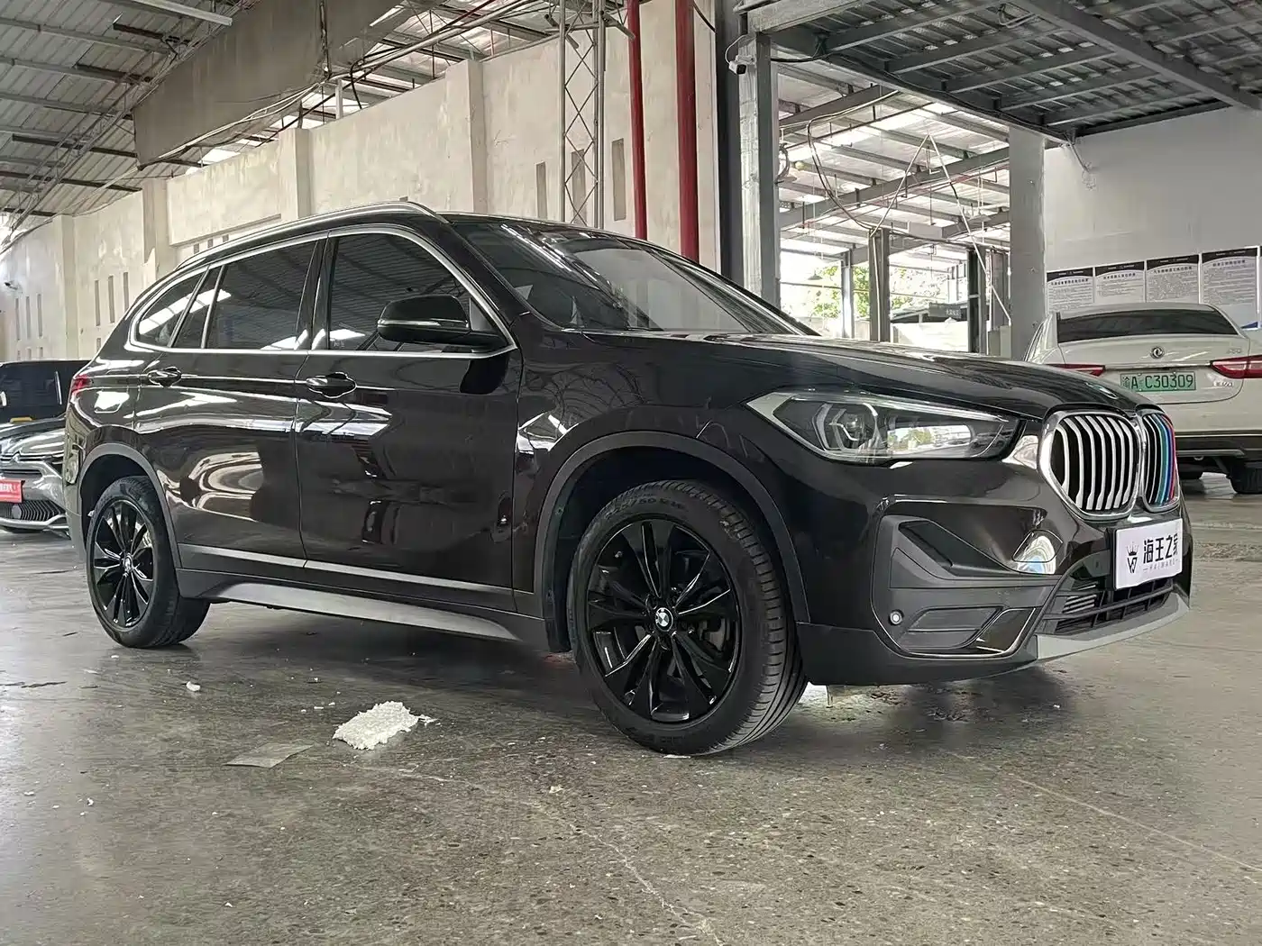 Фото 2 - BMW X1