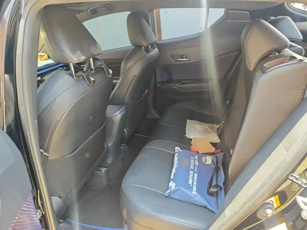 Toyota C-HR 2020 Model 2.0L Leading фото 13