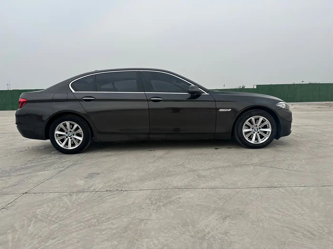 BMW 5 Series 2017 520Li Classic Edition фото 4
