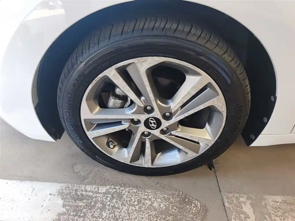Hyundai Elantra 2016 Model 1.6L Automatic Smart Elite фото 23