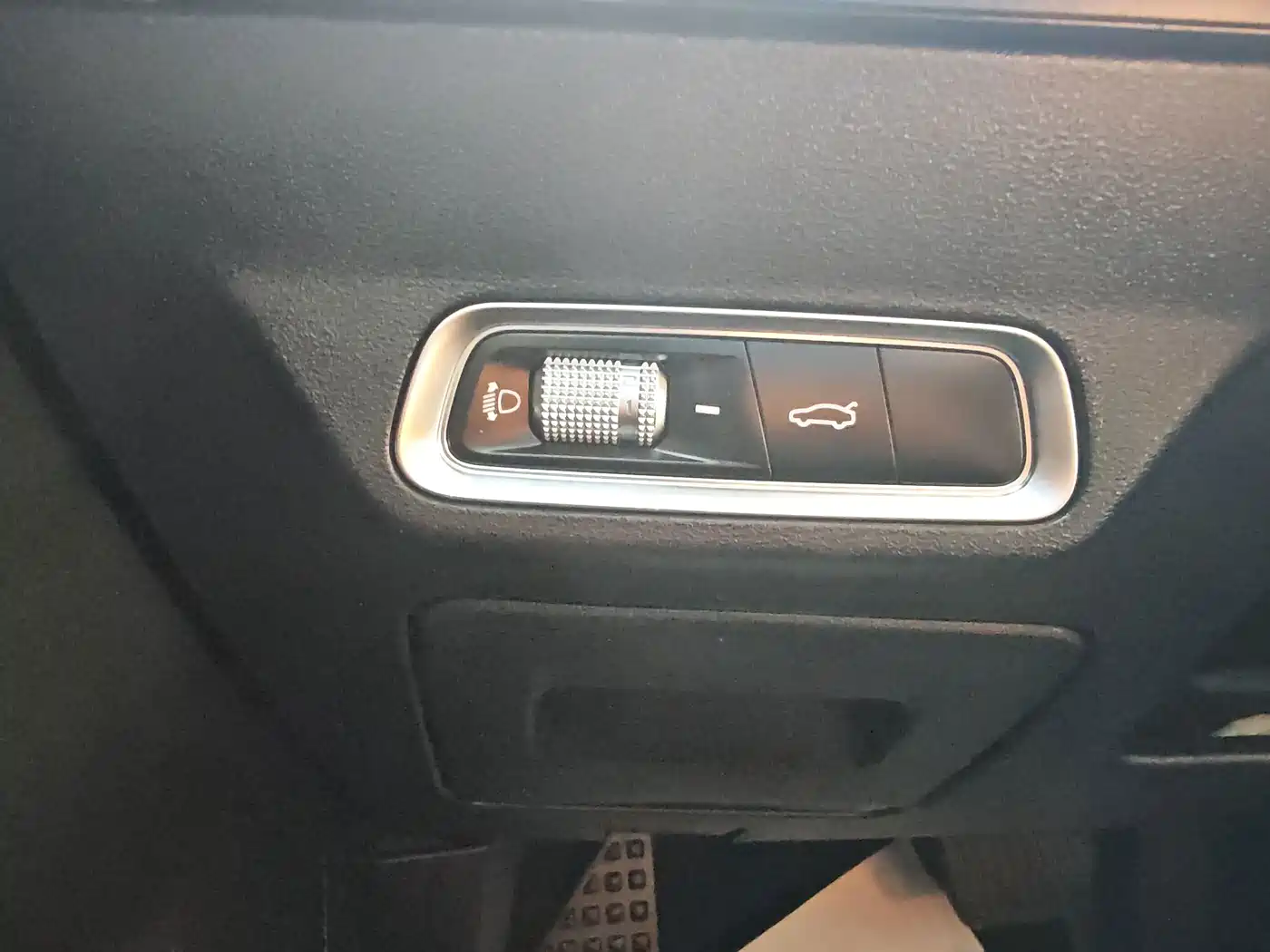 Geely Emgrand S 2022 2022 1.4T CVT Crossover Player