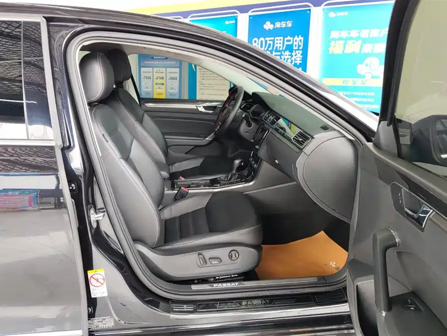 Volkswagen Passat 2017 330TSI DSG Luxury фото 8