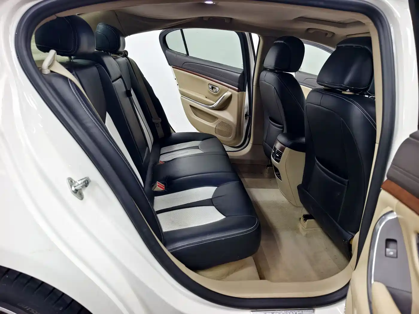 Roewe 950 2013 2012 2.0L Elegance Edition
