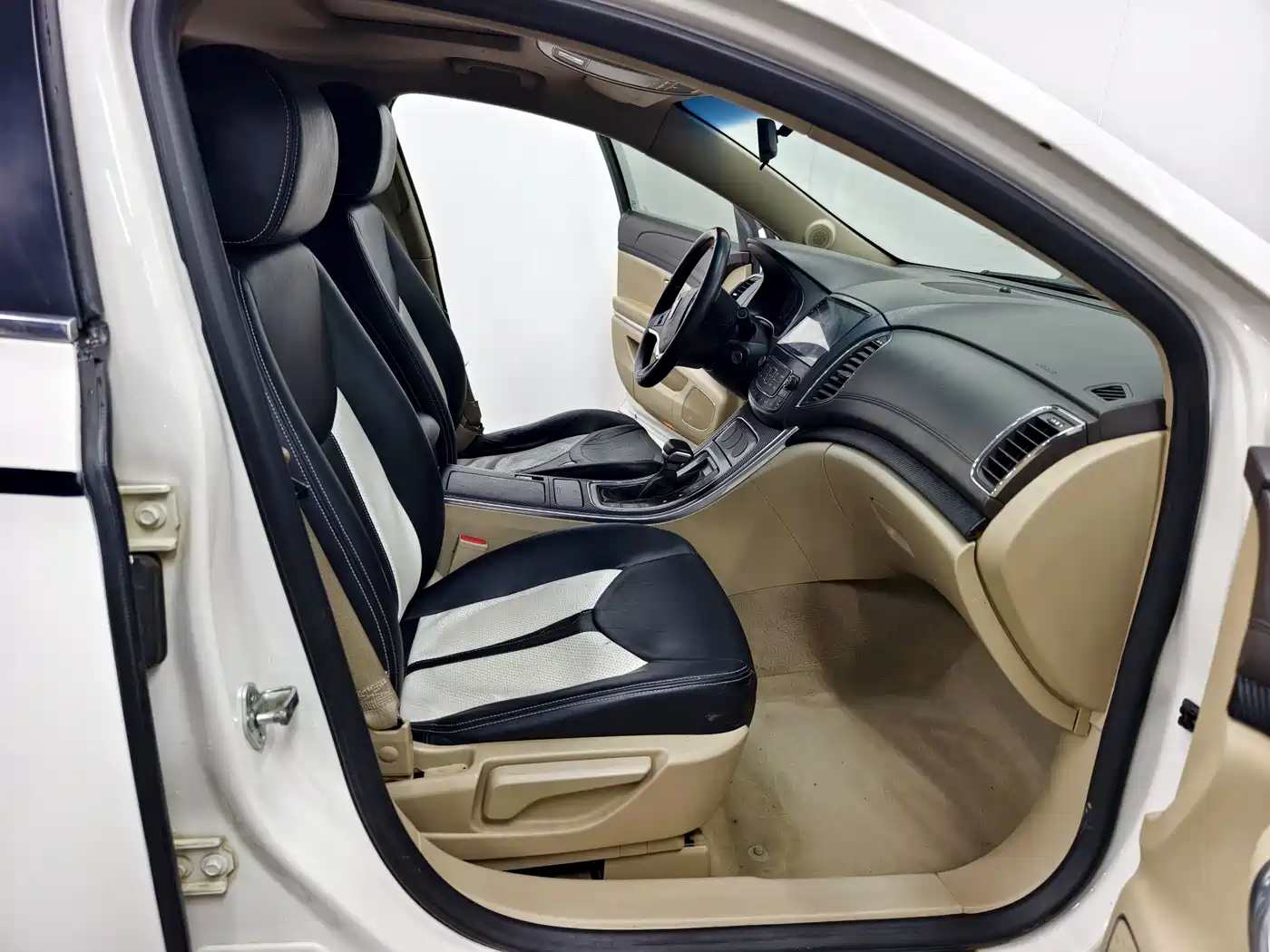 Roewe 950 2013 2012 2.0L Elegance Edition