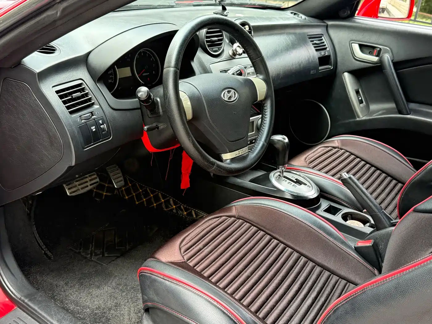 Hyundai Coupe 2006 2.0L AT фото 8