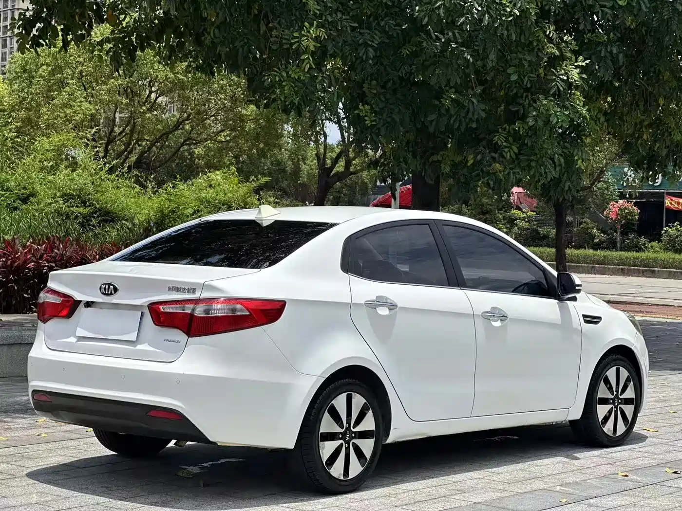 Kia K2 2012 Sedan 1.6L AT Premium Commemorative Edition фото 9