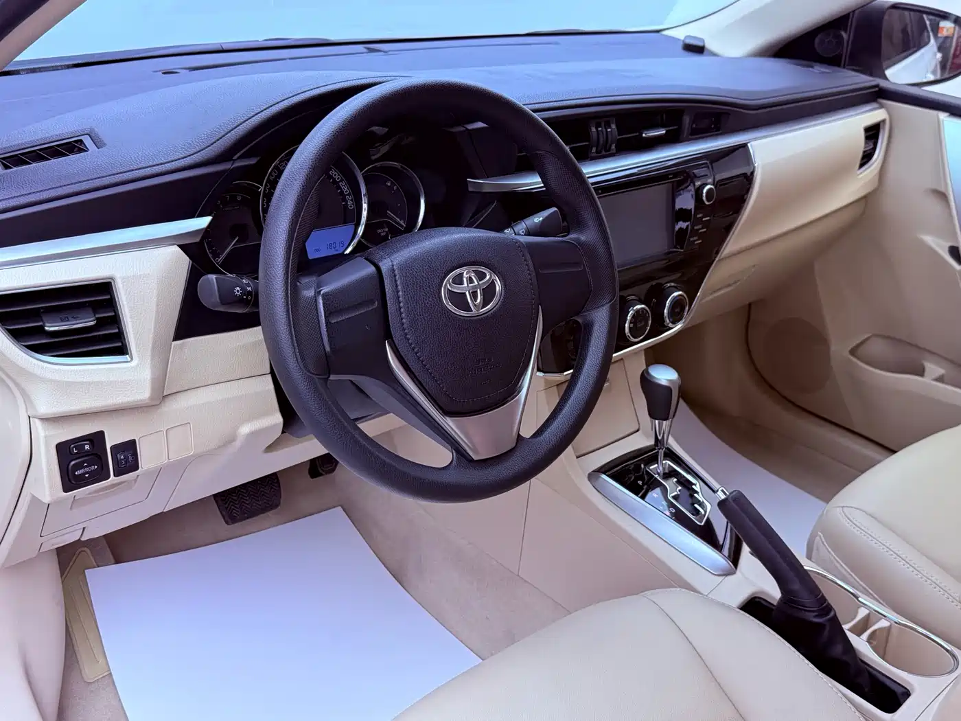 Toyota Corolla 2014 1.6L CVT GL фото 11