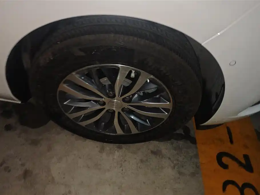 Buick GL8 2021 ES Landlord 653T Premium фото 6