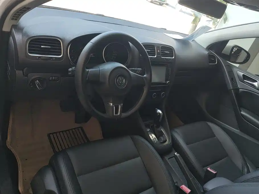 Volkswagen Golf 2012 1.6 Automatic Comfort Type фото 12