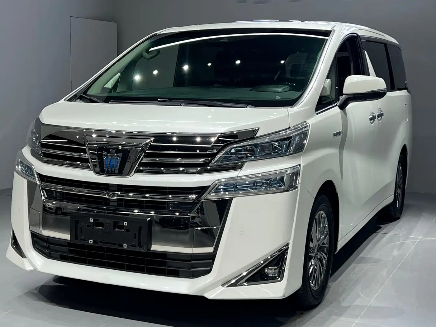 Toyota Vellfire 2021 Crown Hybrid 2.5L HV Luxury Edition