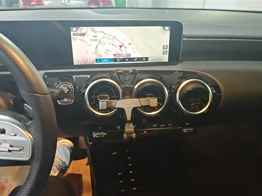 Mercedes-Benz A-Class 2019 A 200 L Sport Sedan фото 13