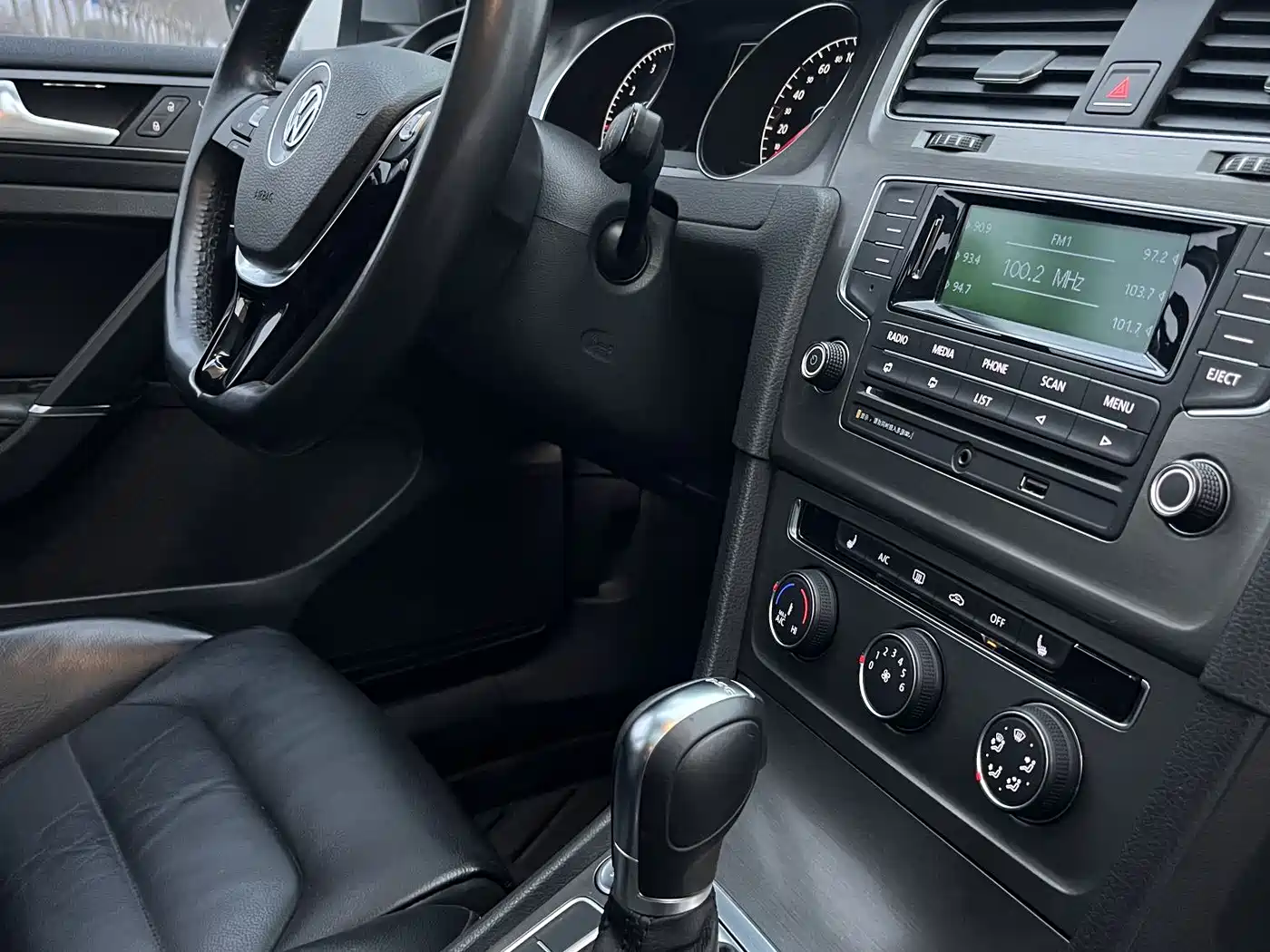 Volkswagen Golf 2014 1.4TSI Automatic Luxury фото 14