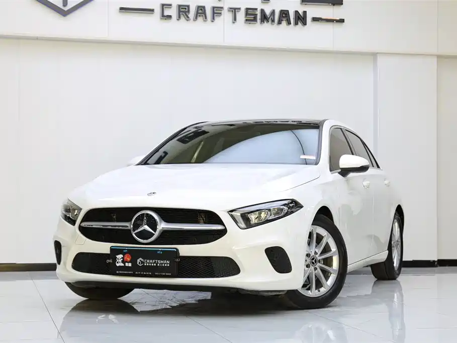 Mercedes-Benz A-Class (Import) 2019 A 200 Fashion Version фото 2