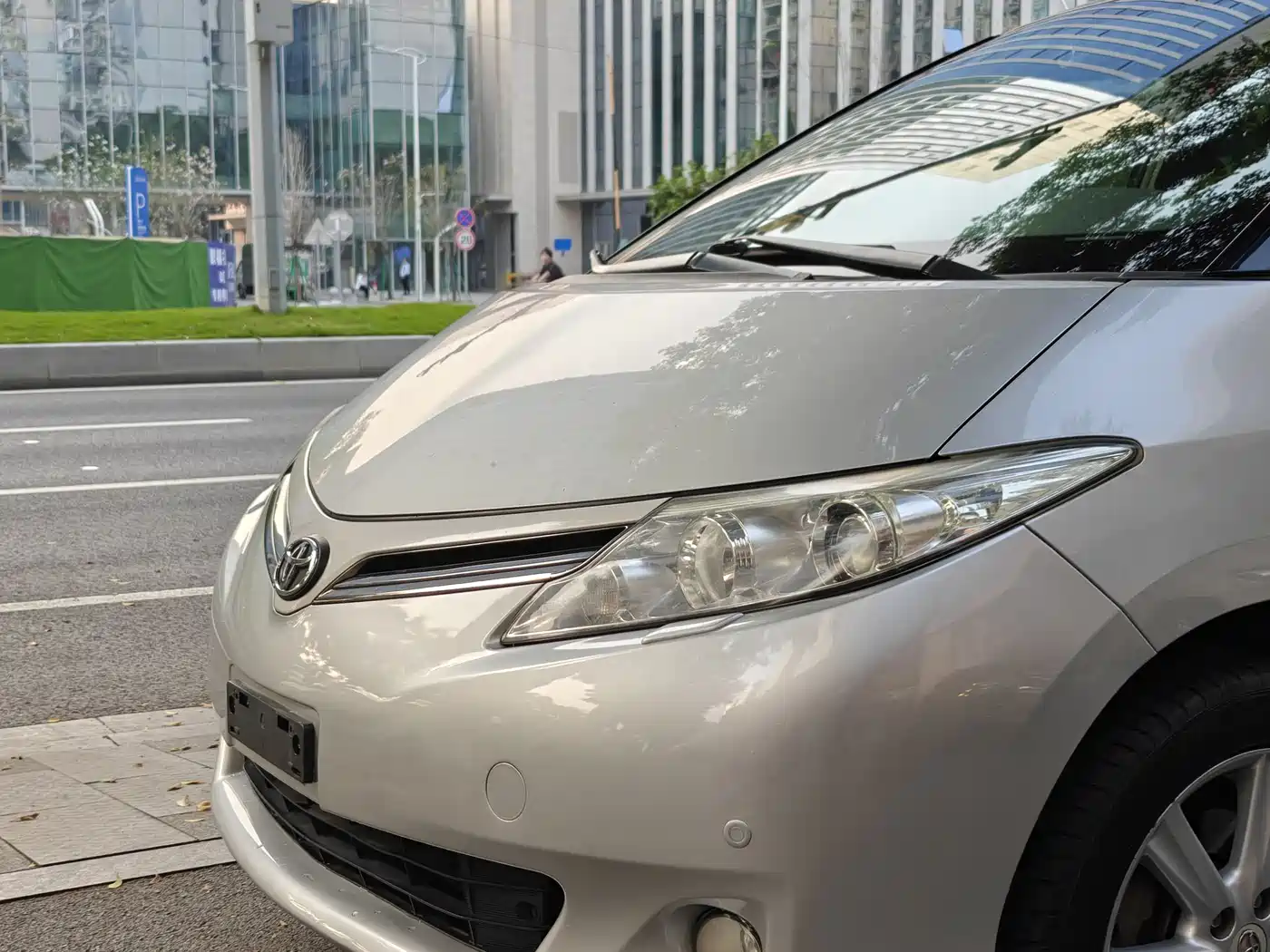 Toyota Previa 2012 2.4L 7-Seater Luxury Edition фото 2