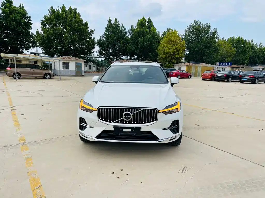 2026 Volvo XC60 Plug-in Hybrid