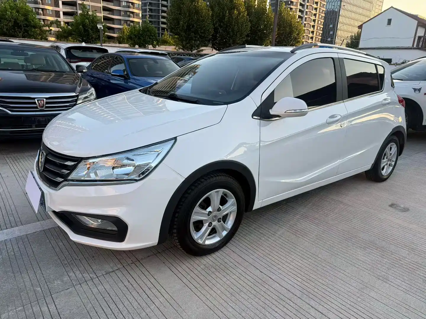 Photo 1 - Baojun 310