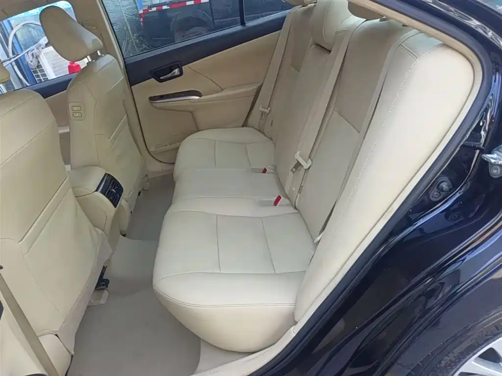 Toyota Camry 2015 2.5G Luxury Navigation Edition фото 17