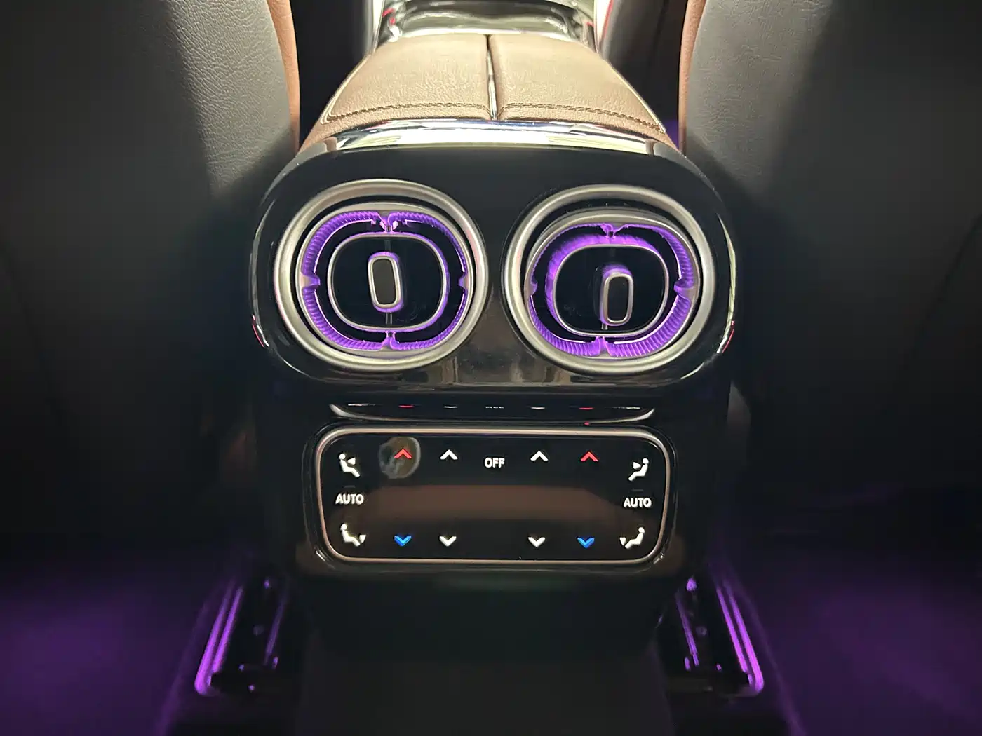 Mercedes-Benz GLC 2024 Facelift GLC 260 L 4MATIC Luxury 5-seater фото 16