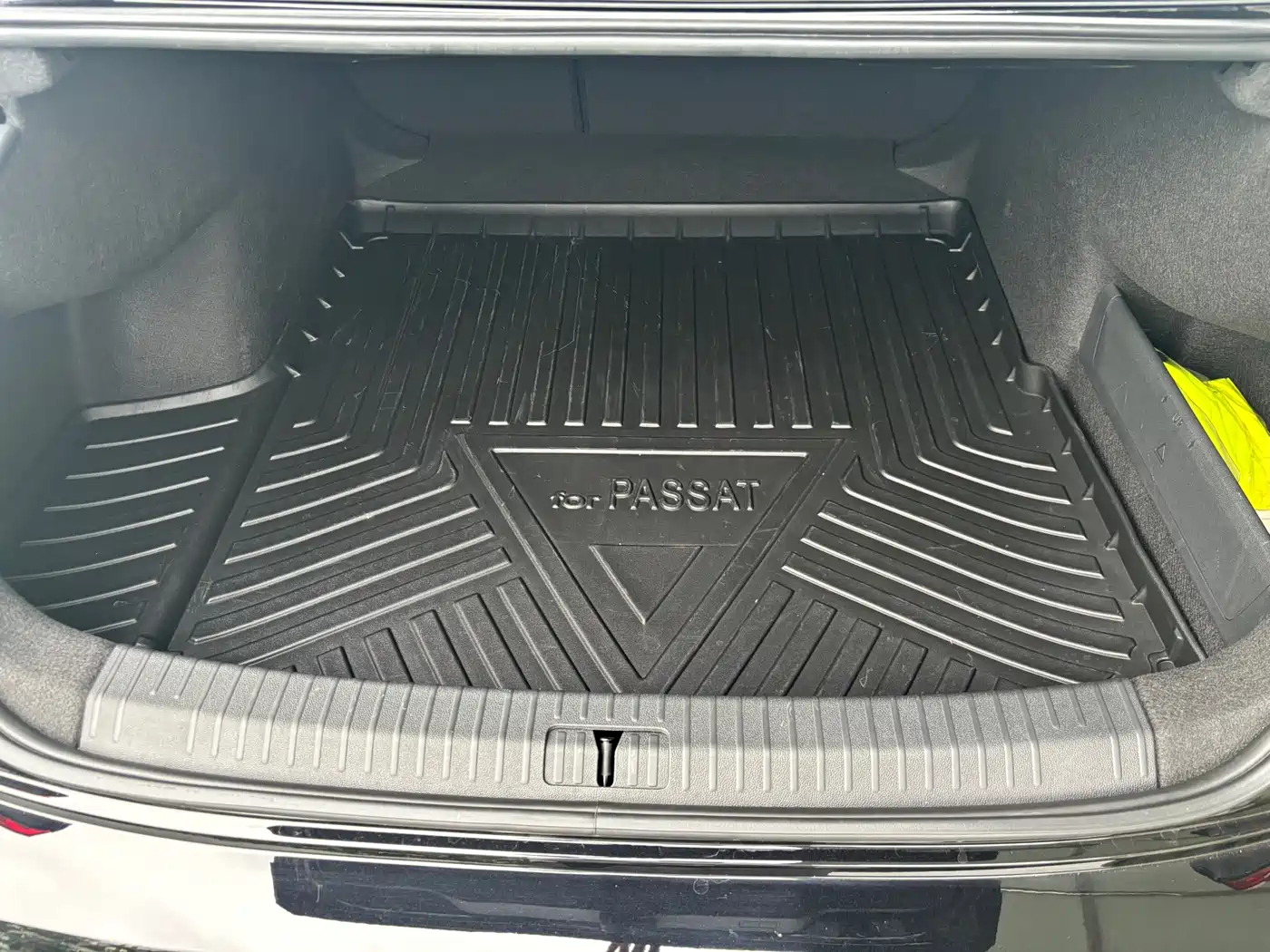 Volkswagen Passat 2024 380TSI Elite Edition фото 14