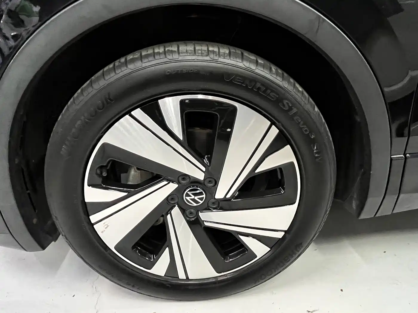 Volkswagen Tiguan L 2023 330TSI Auto 2WD R-Line Premium Edition фото 20