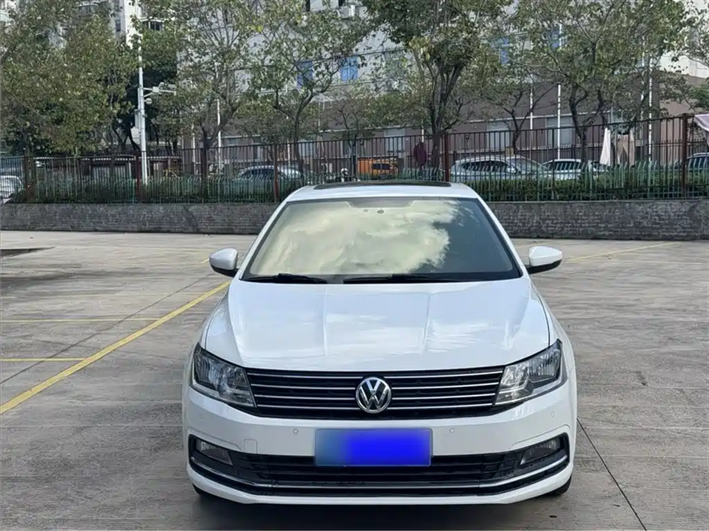 Volkswagen Lavida 2017 1.6L Automatic Comfort Edition фото 5