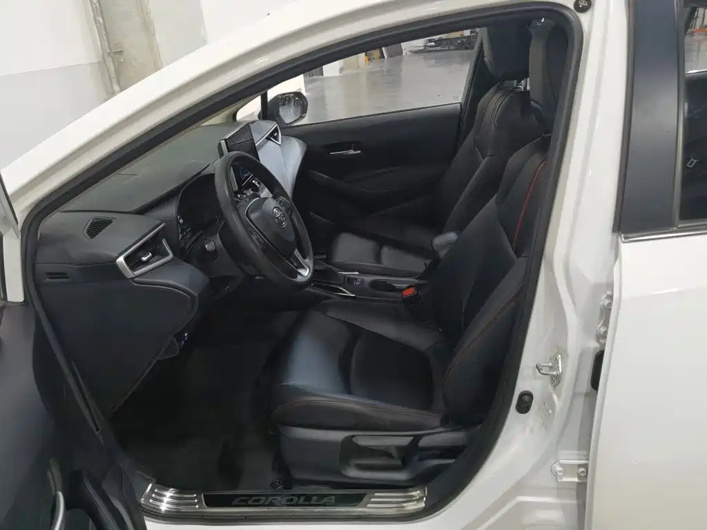 Photo 10 - Toyota Corolla