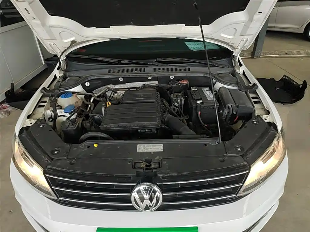 Volkswagen Sagitar 2017 1.6L Automatic Comfort фото 20