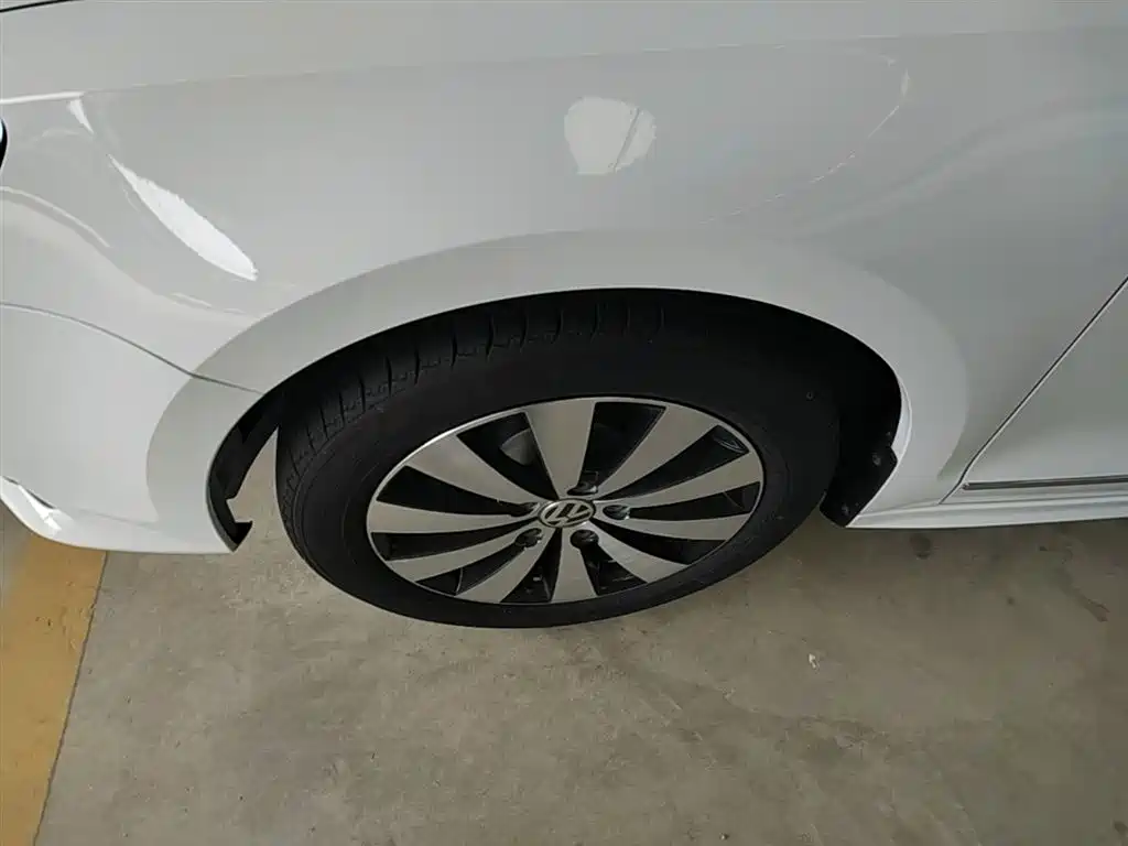 Volkswagen Sagitar 2017 1.6L Automatic Comfort фото 23