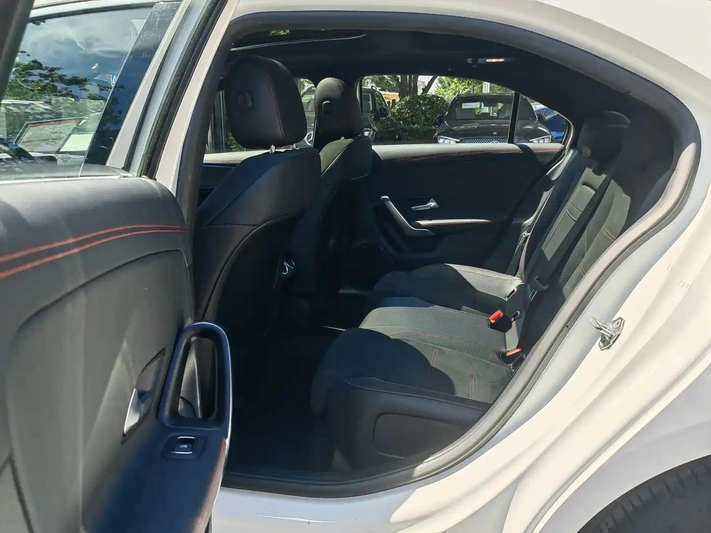 Mercedes-Benz A-Class 2023 A 200 L Fashion фото 11