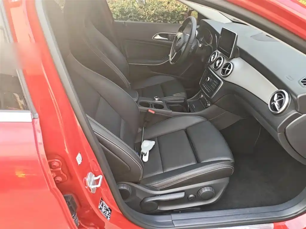 Mercedes-Benz GLA 2016 GLA 200 Dynamic фото 25