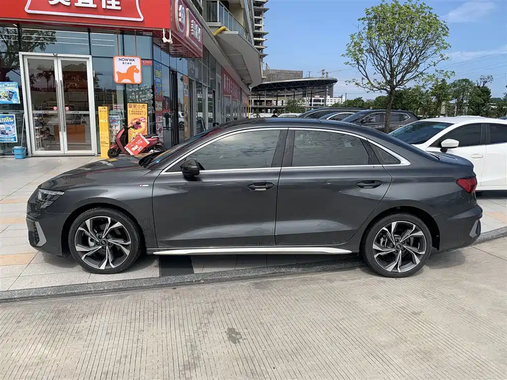 Audi A3 2024 Model A3L Limousine 35 TFSI Luxury Sport фото 3