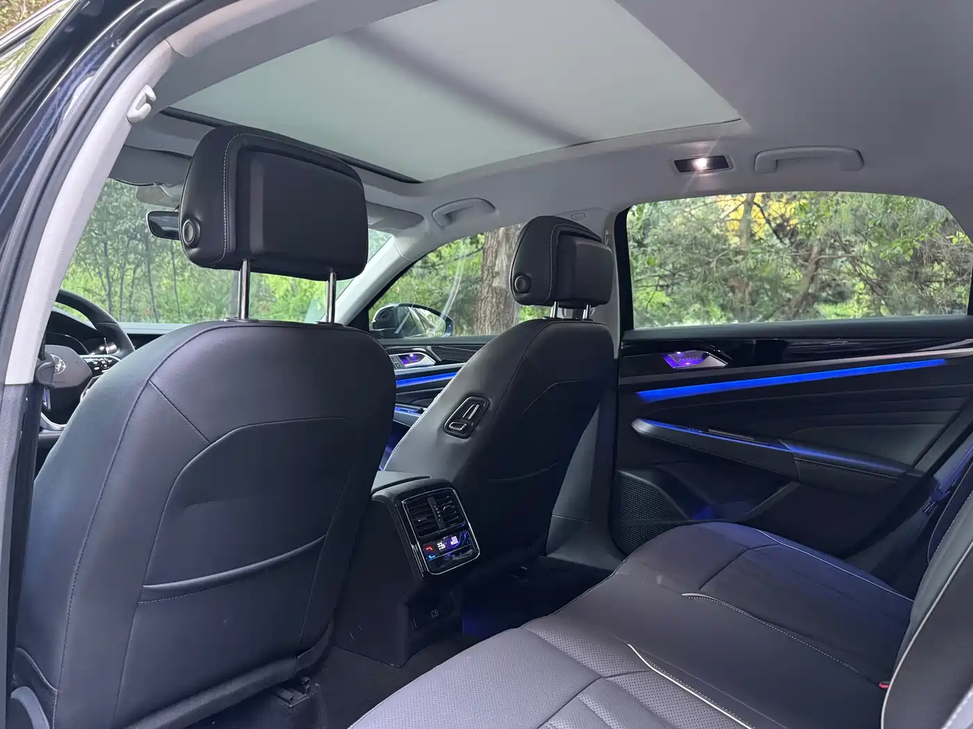 Volkswagen Passat 2024 330TSI Elite Edition фото 6