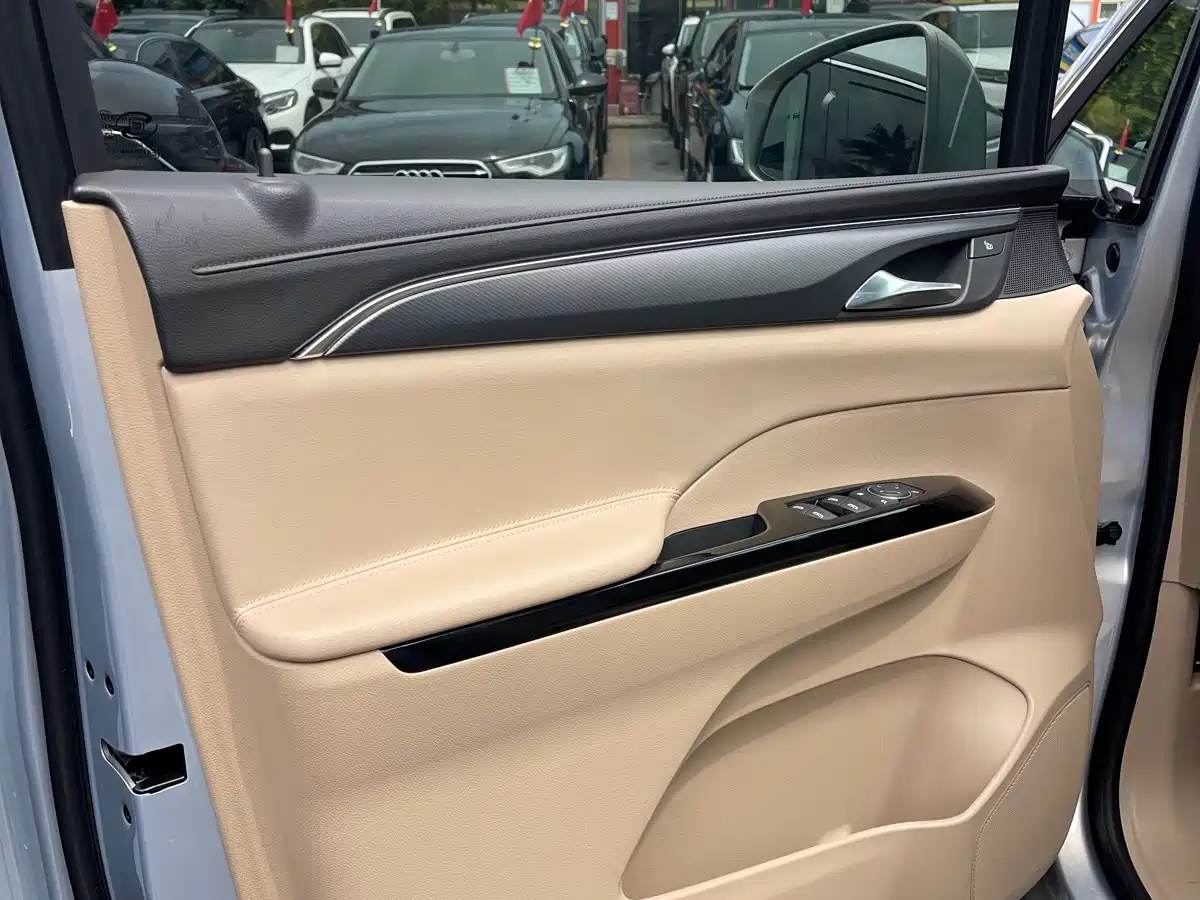 Buick GL8 New Energy 2025 Land Honor Premium Edition 7-Seater фото 3