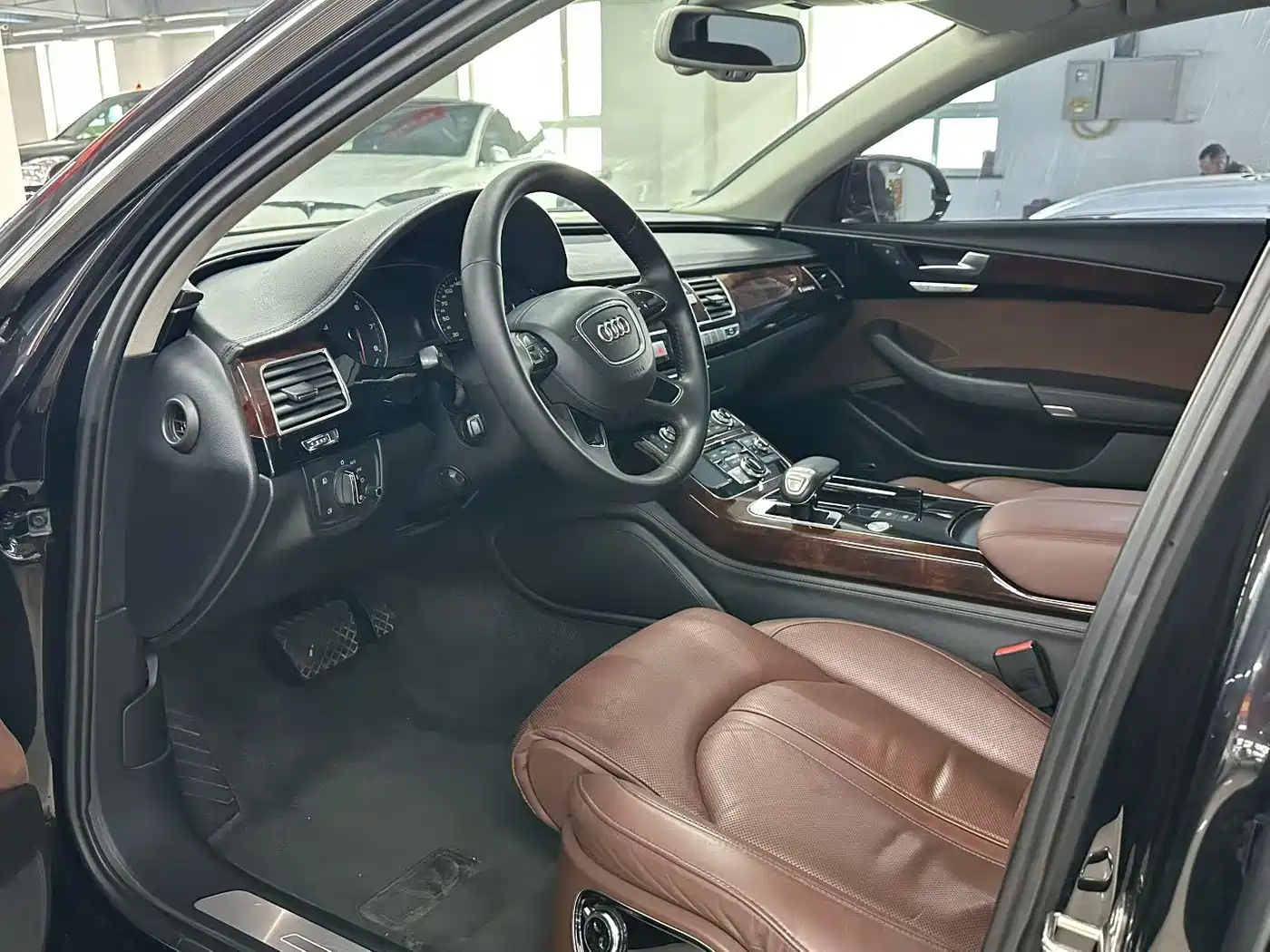 Audi A8 2013 A8L 45 TFSI quattro Exclusive фото 4