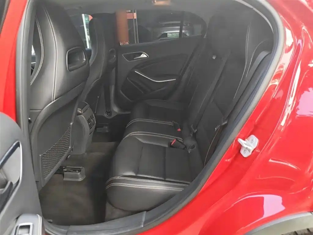 Mercedes-Benz GLA 2016 GLA 200 Dynamic фото 17