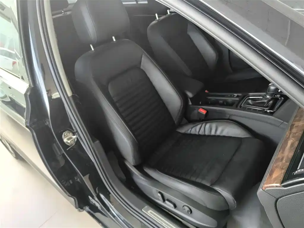 Volkswagen Magotan 2019 330TSI DSG Luxury Class China VI фото 20