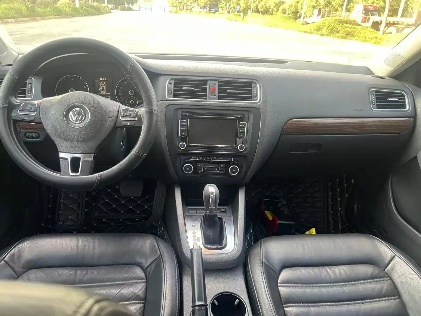 Volkswagen Sagitar 2012 2012 Model 1.4TSI Automatic Flagship