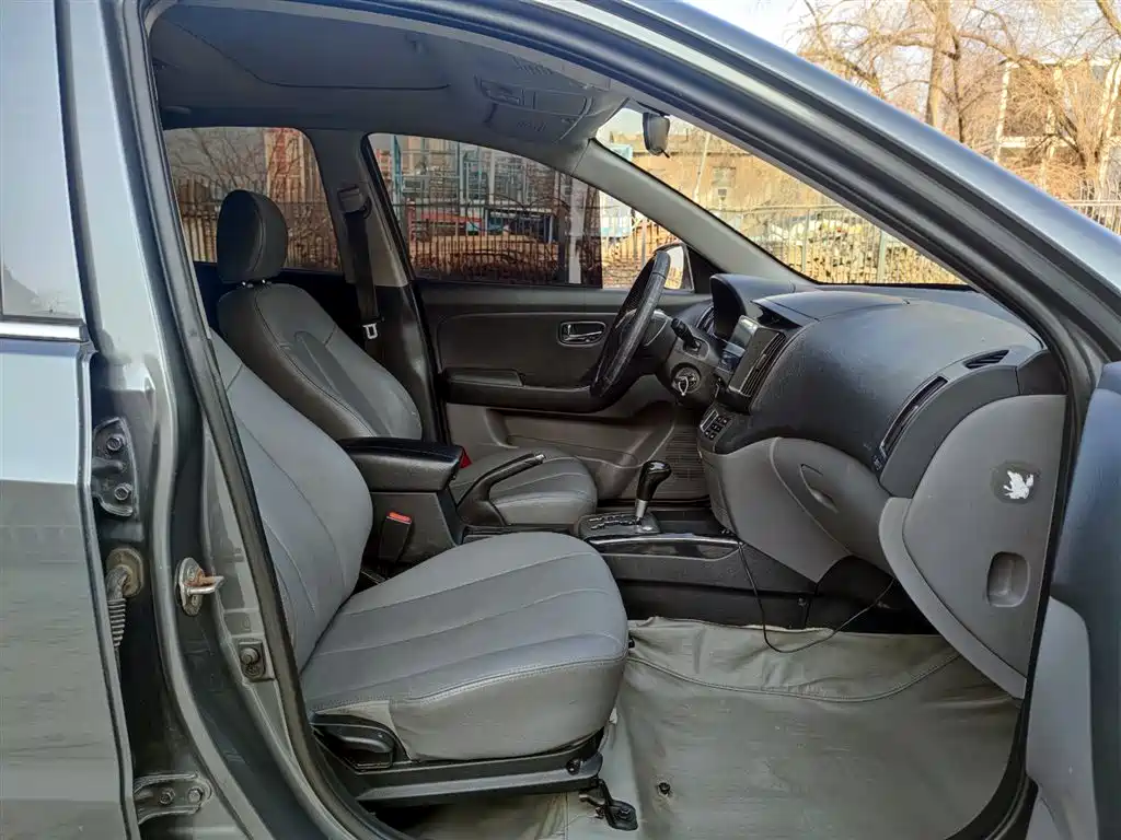 Hyundai Elantra 2011 1.6L Automatic Luxury фото 7