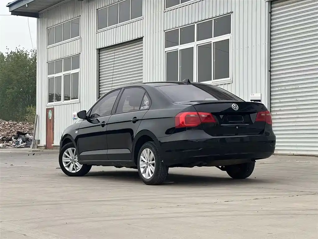 Volkswagen Jetta 2013 1.6L Automatic Comfort фото 4
