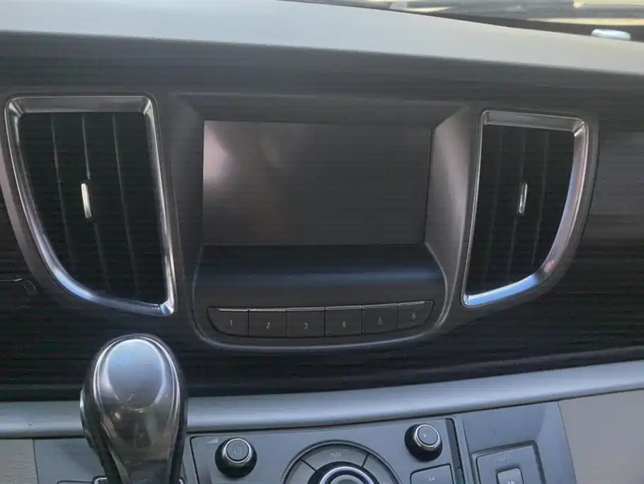 Buick GL8 2011 3.0L XT Luxury Business Flagship фото 13