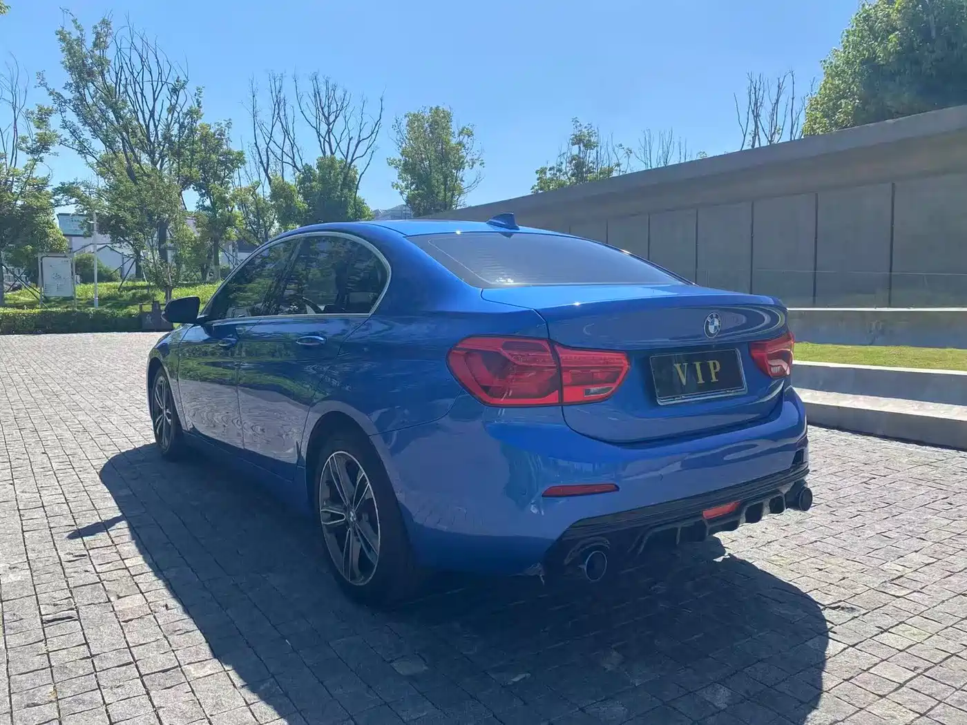 BMW 1 Series 2018 118i Sport Edition фото 14