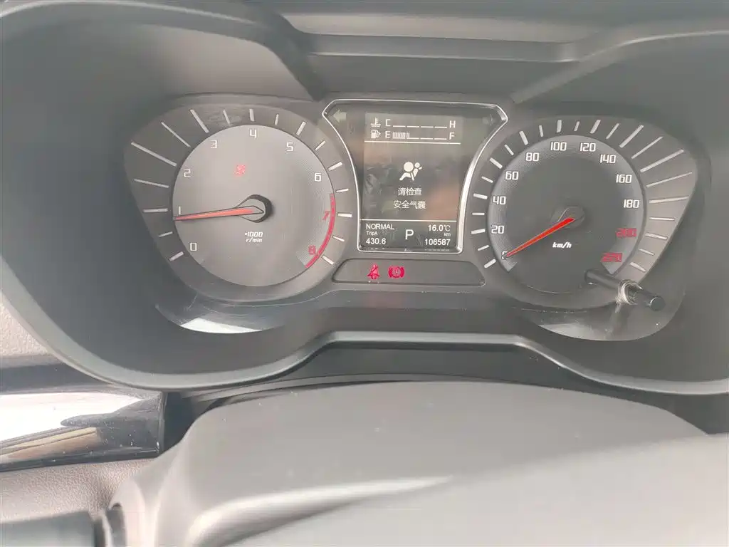 GAC Trumpchi Trumpchi GS4 2015 200T G-DCT Elite Edition фото 11