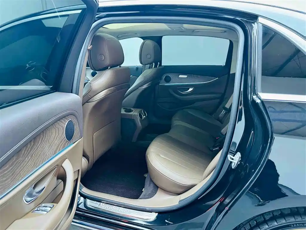 Mercedes-Benz E-Class 2020 E 260 L фото 12