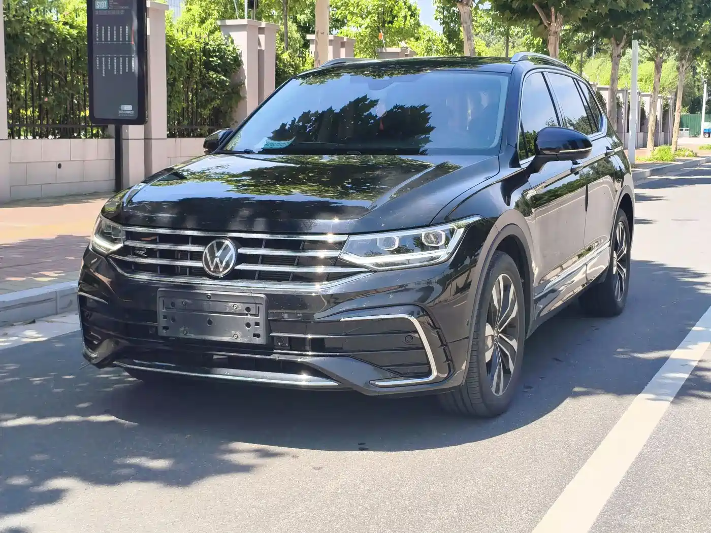 Volkswagen Tiguan L 2023 330TSI Auto 2WD R-Line Premium Edition