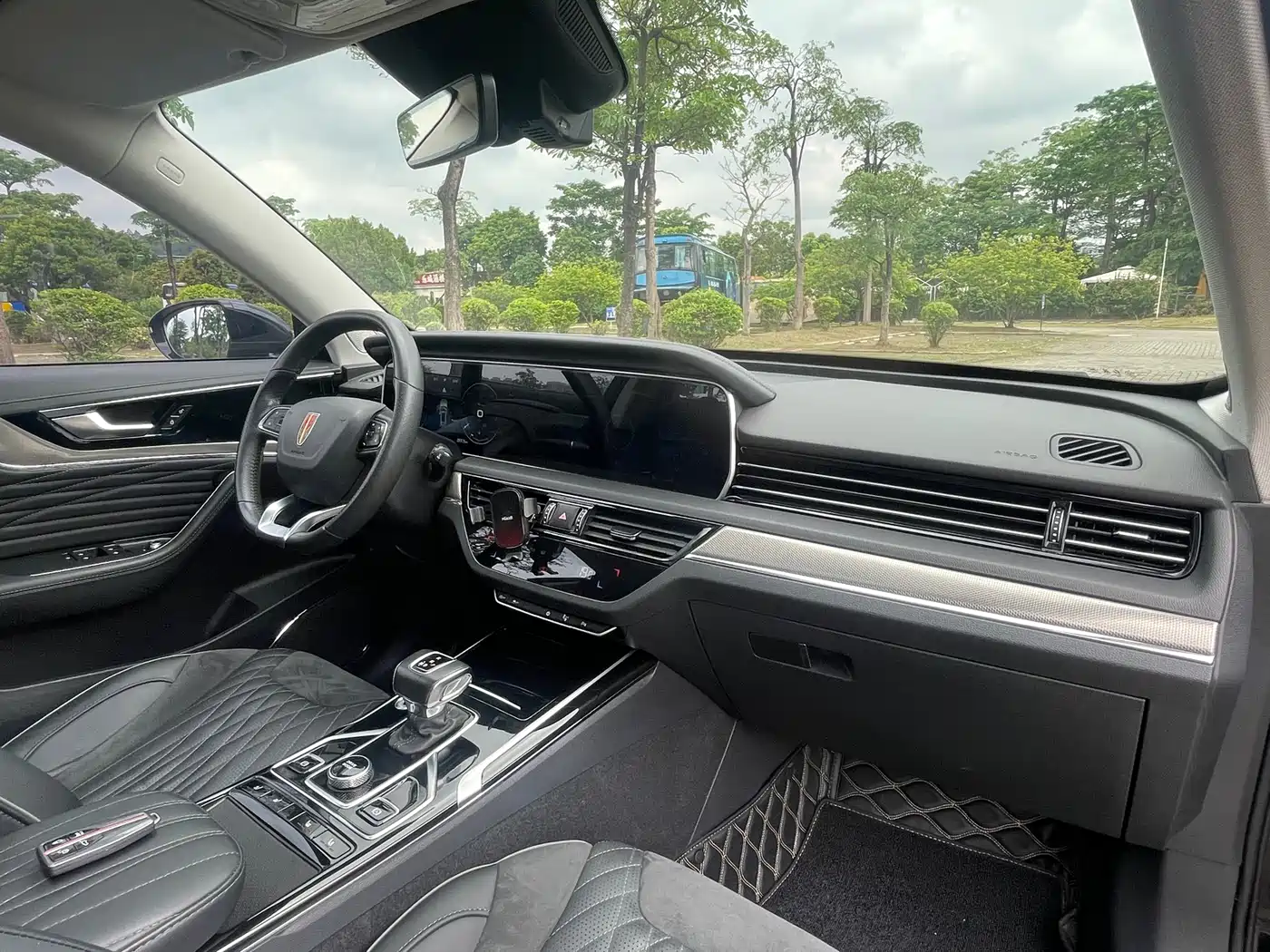 Hongqi HS5 2022 Facelift 2.0T Smart Flag Enjoyment Edition фото 19