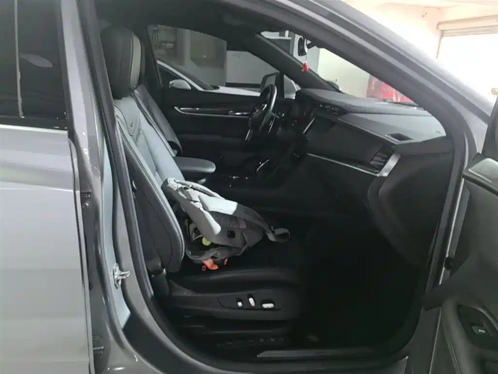 Cadillac XT5 2022 2.0T AWD Luxury (Hummingbird Edition) фото 25